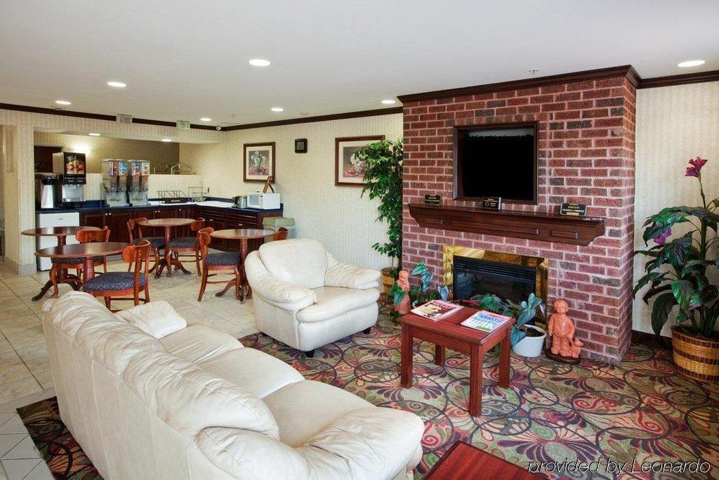 Country Hearth Of 3*